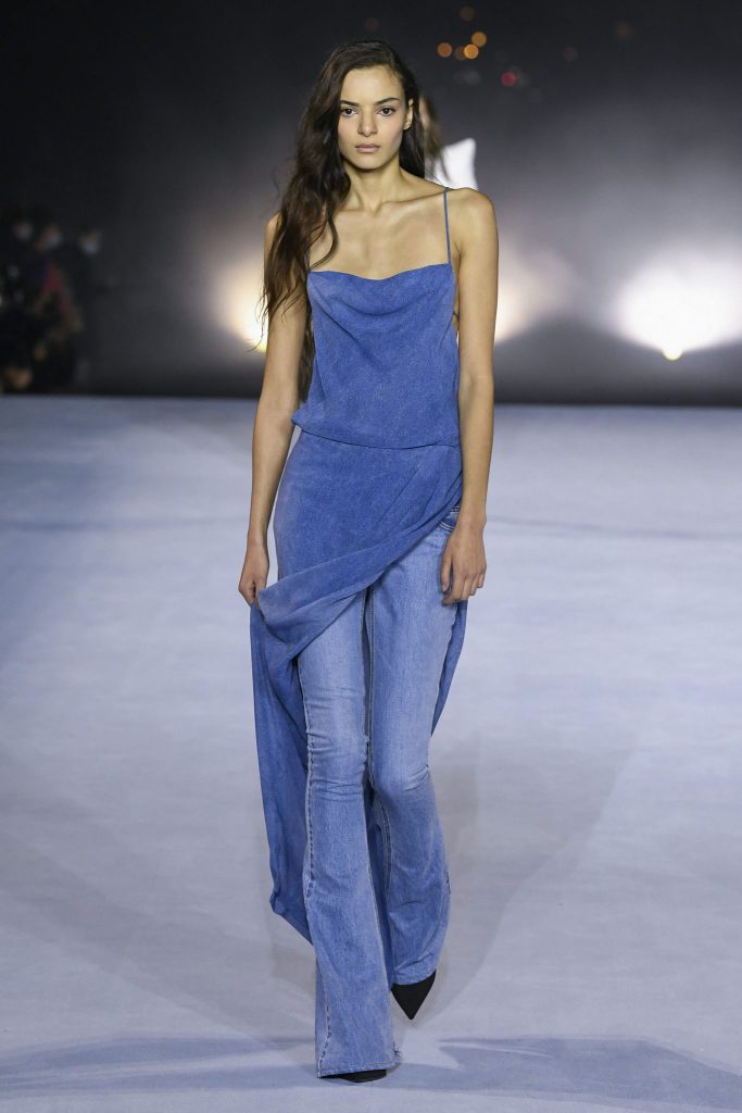 Styling Denim: Inspirația momentului din marile colecții SS21